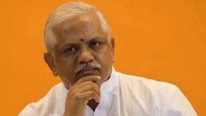 బీఎల్ సంతోష్, శ్రీనివాస్‌కు సిట్ ఇచ్చిన నోటీసుల్లో ట్విస్ట్: పొరపాటా? నిజం తేల్చేపనా?
