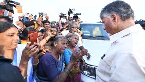 గడపగపడకు ప్రభుత్వం పోటీగా టీడీపీ 