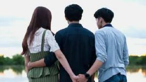 Wife: ప్రియుడిని తమ్ముడిగా పరిచయం చేసిన భార్య, బెడ్ రూమ్ ఫుల్ బిజీ, కట్ చేస్తే కాలువలో భర్త, క్లైమాక్స్ ! 