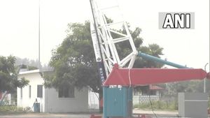 మోదీ కల సాకారం - అంతరిక్షంపై ప్రైవేట్ సంస్థల ఆధిపత్యం: ఇస్రో నుంచే మొదలు