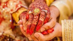 Marriage: ఉదయం పెళ్లి, మద్యాహ్నం విందు భోజనం, రాత్రి శవమైన పెళ్లి కొడుకు, హోటల్ లో టెక్కీ ! 