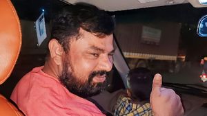 ధర్మ విజయం: చర్లపల్లి జైలు నుంచి విడుదలైన రాజాసింగ్, నేరుగా ఇంటికి, సంబరాలు