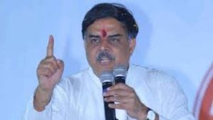 నల్ల చున్నీలు తొలగించి బయట పెట్టించారు