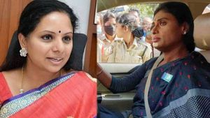 YS Sharmila Vs Kavitha : పులివెందుల - తెలంగాణ : వార్ ముదురుతోంది..!!