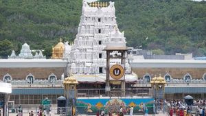 టీటీడీ భక్తులకు గుడ్ న్యూస్ - తిరుమల  వైకుంఠ ద్వార దర్శనం దక్కాలంటే..!!
