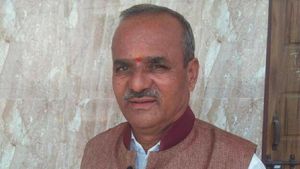 Leader: పార్టీ మారడానికి సిద్దం అయిన కుల సంఘం నాయకుడు, మర్మాంగం ఛట్నీ చేసి చంపేశారు ! 