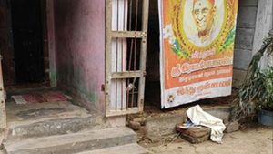 Learder: పెట్రోల్ బాంబులతో హిందూ లీడర్ ఇంటి మీద దాడులు, ఫ్యామిలీ ? ఏం జరుగుతోంది ? 