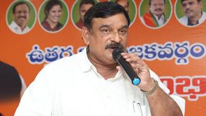వైసీపీ దగ్గరే 2 వేల నోట్లన్నీ-జగన్ సభలకు డ్రెస్ కోడ్ జీవో -బీజేపీ విష్ణుకుమార్ రాజు కామెంట్స్