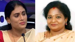  రేపు గవర్నర్ తమిళిసైని కలవనున్న వైఎస్ షర్మిల: టీఆర్ఎస్ సర్కారుపై ఫిర్యాదులు!