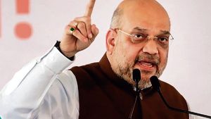  అమిత్ షాతో 40 నిముషాల భేటీ