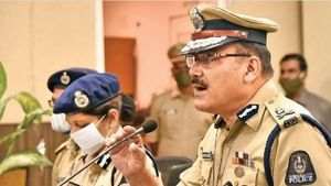  తెలంగాణ ఇంఛార్జీ డీజీపీగా అంజనీకుమార్: సీఐడీ డీజీగా మహేశ్ భగవత్