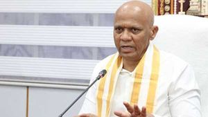 TTD EO : టీటీడీ ఈఓ ధర్మారెడ్డికి హైకోర్టులో ఊరట- సింగిల్ బెంచ్ ఆదేశాలు సస్పెన్షన్.. 