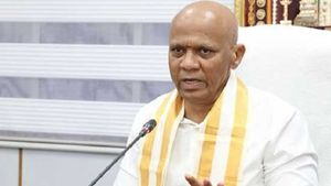 టీటీడీ ఈవో ధ‌ర్మారెడ్డి కుమారుడికి గుండెపోటు - వచ్చే నెల వివాహం..!!