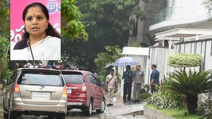 ఢిల్లీ లిక్కర్ స్కాం: కవితను ఏడున్నర గంటలపాటు విచారించిన సీబీఐ అధికారులు