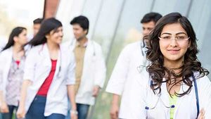 వైద్య విద్యార్థుల డ్రస్ కోడ్ నిబంధన లేదు