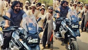 pawan kalan bike riding: పవన్ కల్యాణ్ బైక్ రైడింగ్.. దాని ఖరీదు?