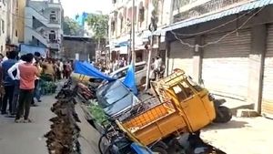  Hyderabad: గోషామహల్‌లో ఒక్కసారిగా కుంగిన భూమి.. !