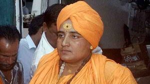 Pragya Thakur: కత్తులకు పదును పెట్టండి, ఎప్పుడు ఏమి జరుగుతుందో తెలీదు, జీహాద్ అంటే ! 