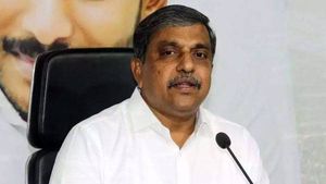 జగన్ ఆ అవకాశం కోసం వెయిటింగ్ - అప్పుడే ఎన్నికలు : సజ్జల కీలక వ్యాఖ్యలు..!!