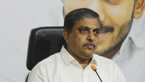 రాష్ట్ర విభజనను వెనక్కి తిప్పాలి - లేదంటే సరిదిద్దాలి: సజ్జల..!!