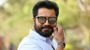 ఆసుపత్రిలో చేరిన నటుడు శరత్ కుమార్