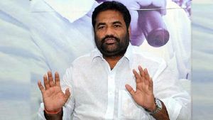  వైసీపీ ఎమ్మెల్యే అల్టిమేటం - మంత్రి సమక్షంలోనే : వైసీపీలో కలకలం..!!