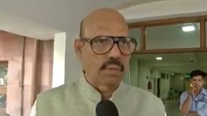 ఏపీలో బీజేపీ చూస్తూ కూర్చోదు - అసలు లక్ష్యం ఇదే : టీజీ వెంకటేష్..!!