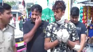  Rowdy: చేతికి సంకెళ్లు వేసి ఐటీ హబ్ లో ఊరేగింపు, పొప్పయగాడు ఏం చేశాడంటే ?, మైండ్ బ్లాక్ ! 