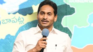 పులివెందుల రాజకీయంలో కీలక పరిణామం - సీఎం జగన్ పర్యటన వేళ..!!