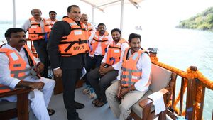 CM Jagan: సొంత జిల్లాలో సీఎం జగన్ బోటు షికారు - ప్రకృతి అందాలతో..!!