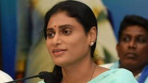 కొట్లాడి సాధించుకున్న వైఎస్ షర్మిల- తొలి గెలుపు..!!