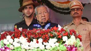 ఏపీ  గవర్నర్ రిపబ్లిక్ డే ప్రసంగం-చేతల ప్రభుత్వమని వ్యాఖ్య-రాజధానులపై అదే మౌనం..