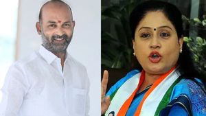 బండి సంజయ్ నాయకత్వ మార్పుపై విజయశాంతి కీలక వ్యాఖ్యలు