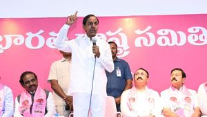 బీఆర్ఎస్ లోకి ఎమ్మెల్సీ అభ్యర్ధి - కొత్త సమీకరణం..!!