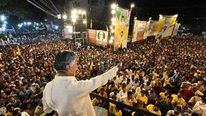 చంద్రబాబు సభలో తొక్కిసలాట: ముగ్గురు మృతి: పలువురికి గాయాలు 
