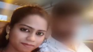 Wife: లవ్ మ్యారేజ్, భార్యకు దిక్కులేనంతమంది బాయ్ ఫ్రెండ్స్, ఎదురు కట్నాలు, మేడమ్ మొబైల్ లో ? 