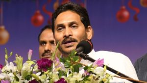 'ఆమె' కు ప్రత్యర్థిని సిద్ధం చేసిన జగన్