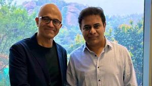 KTR With Satya Nadella: సత్య నాదెళ్ల‌తో కేటీఆర్ భేటీ.. బిర్యానీపై చర్చ..!