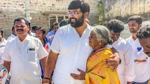 చంద్రబాబుకు టెన్షన్ పెడుతున్న కుప్పం- వైసీపీ `యువ గళం`