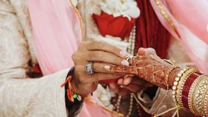  Kiladi aunty: ముసలాడిని పెళ్లి చేసుకుంటే ఆ కిక్కే వేరప్ప, రాత్రి స్వర్గం చూపించి క్లేమాక్స్ లో మేడమ్ ? 