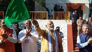 మోదీ సంచలనం- 15వ తేదీ నాడే సికింద్రాబాద్‌లో వందేభారత్ ఎక్స్‌ప్రెస్‌ ప్రారంభం..!!  