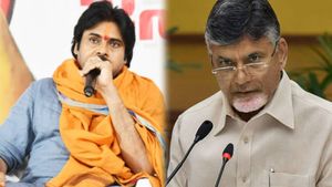 పొత్తులపై పవన్ కొత్త సిగ్నల్స్ - చంద్రబాబు అలర్ట్..!?
