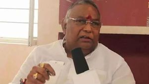 చంద్రబాబు ఇస్తేనే జగన్ ? టీడీపీకి జరిగేదిదే..! ఈసారి పోటీ చేయట్లేదు-రాయపాటి  కామెంట్స్..