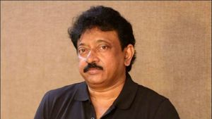 `ఒసేయ్ ఎంకమ్మా`- బుద్ధా వెంకన్నకు ఇచ్చి పడేసిన ఆర్జీవీ..!!
