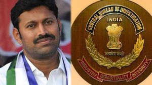 పులివెందులలో దిగిన సీబీఐ అధికారులు: ఎంపీ అవినాష్ రెడ్డి తండ్రి గురించి ఆరా..!! 