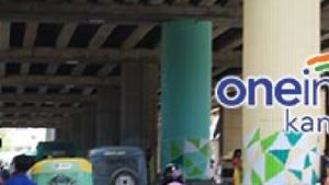 Metro pillar: బైక్ మీద కుప్పకూలిపోయిన మెట్రో రైల్ పిల్లర్, తల్లీ కొడుకు ప్రాణాలు, ఏం జరిగిదంటే ! 