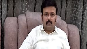  hot topic: సీఎం, హోమ్ మంత్రిని పరుగులు పెట్టించిన స్యాంట్రో రవి, నో బెయిల్ !