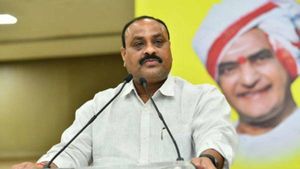 అచ్చెన్నాయుడు కాళ్లు పట్టుకున్నాడు..?