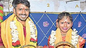 కొత్త  జంట కలలను చిదిమేసిన ట్రాక్టర్: పెళ్లై నాలుగు రోజులకే కబళించిన మృత్యువు