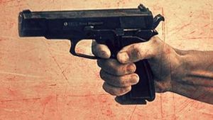 revolver: ఎస్ఐ మీద తిరగబడిన రౌడీ, నడిరోడ్డులో ఏం చేశారంటే ?, దెబ్బకు జీవితాంతం అవటివాడు! 